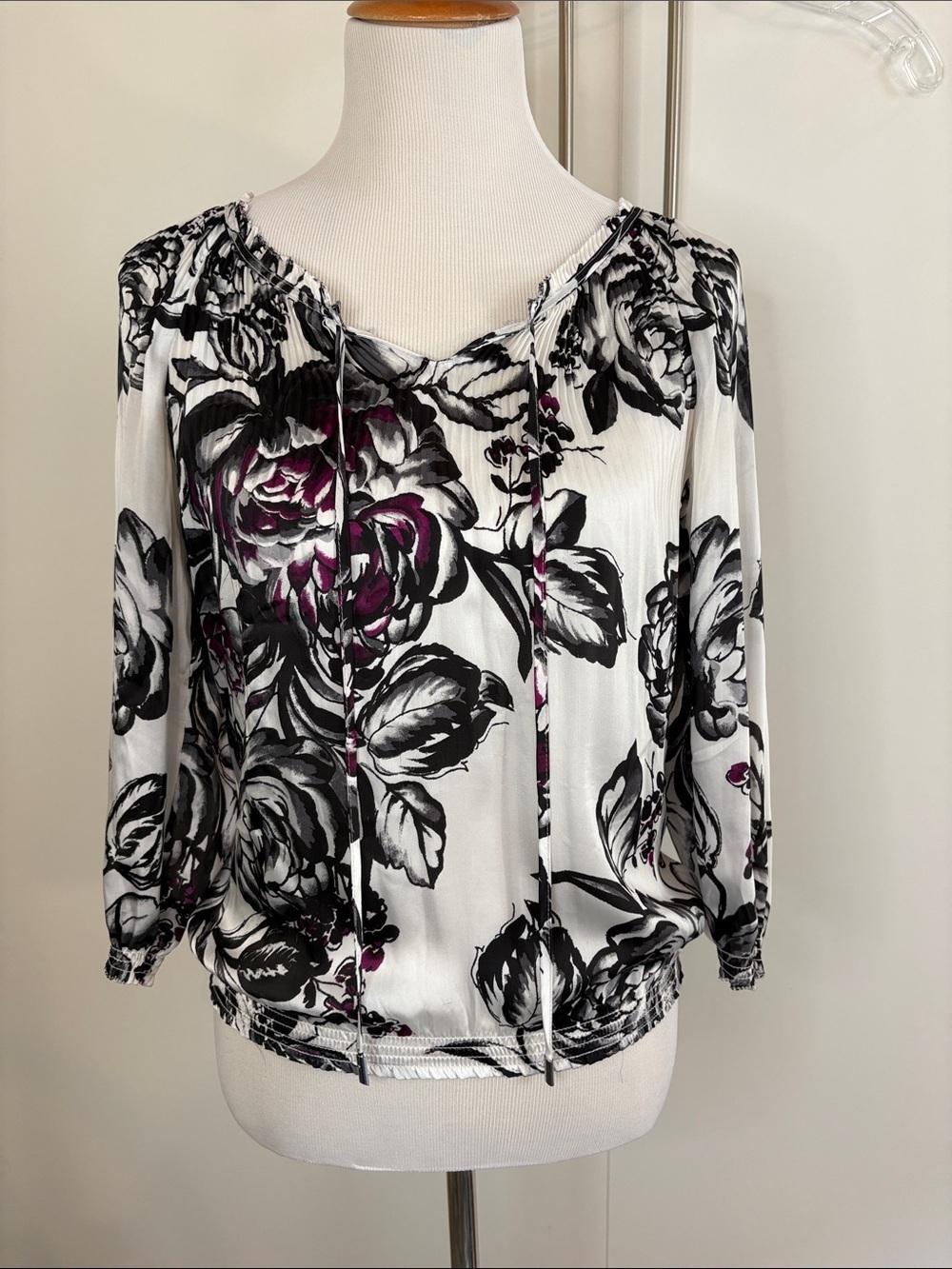White House Black Market White Floral Blouse with Black and Plum Accents